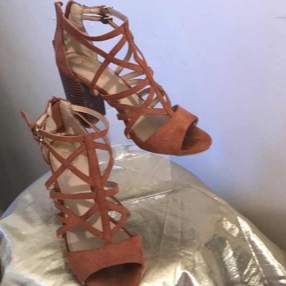 Brash Strappy Zipper Back Platforms - Picture 3 of 5